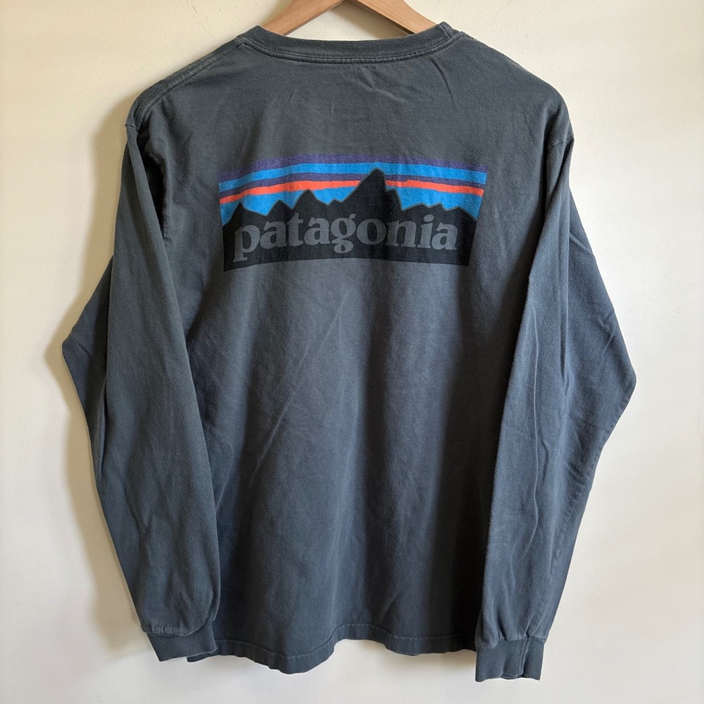 Patagonia Mens Medium Organic Cotton Long Sleeve P-6 Logo T-Shirt Grey